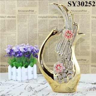 Gold post-modernity galvanized flower arranging stand