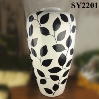black and white elegant flower vase