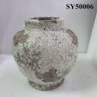 Antique design ceramic urn