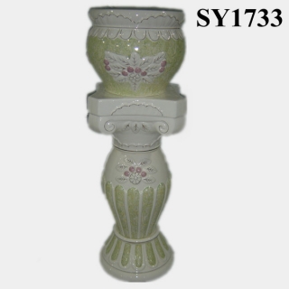 Flower carving and glazed ceramic roman column